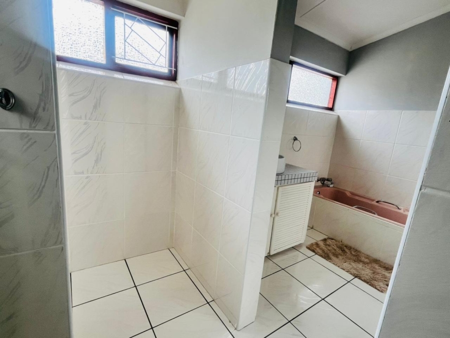 4 Bedroom Property for Sale in Braelyn Eastern Cape